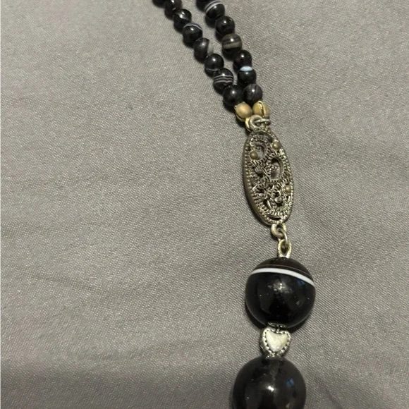 Elegant Black Beaded Necklace - Picture 2 of 13